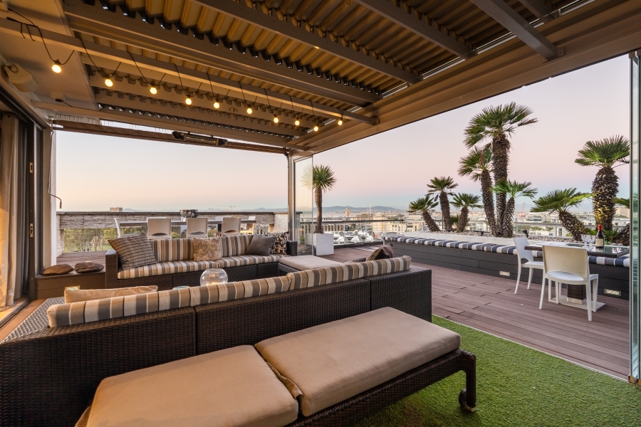 To Let 2 Bedroom Property for Rent in Green Point Western Cape